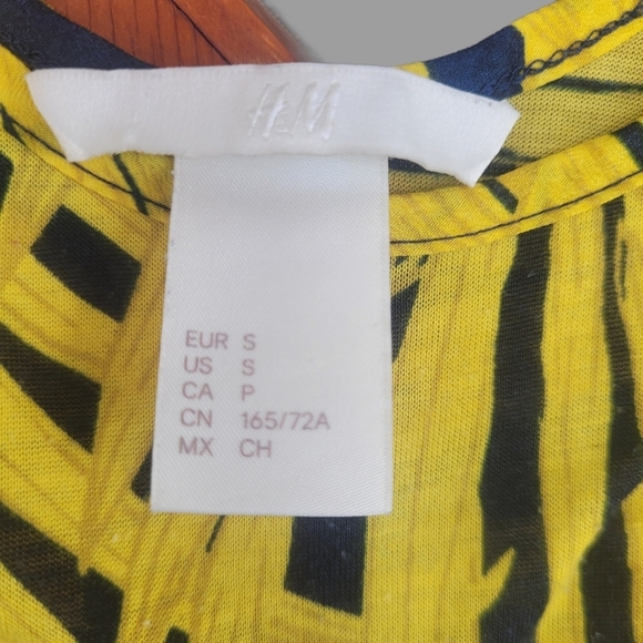 H&M Yellow and Navy Tropical Leaf Print Tank Top S - Picture 3 of 3